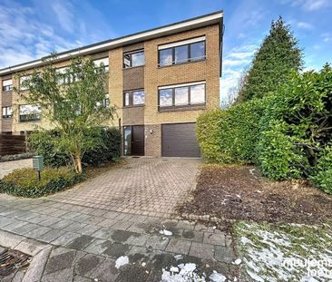 Halfopen gezinswoning met garage en tuin - Photo 3