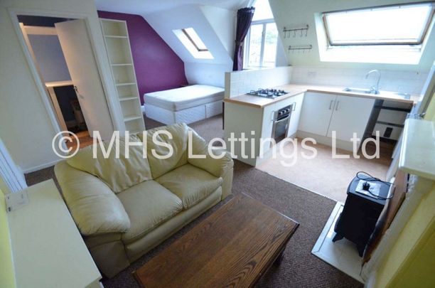 1 Bedroom Flat for rent in Brudenell Road - Photo 1