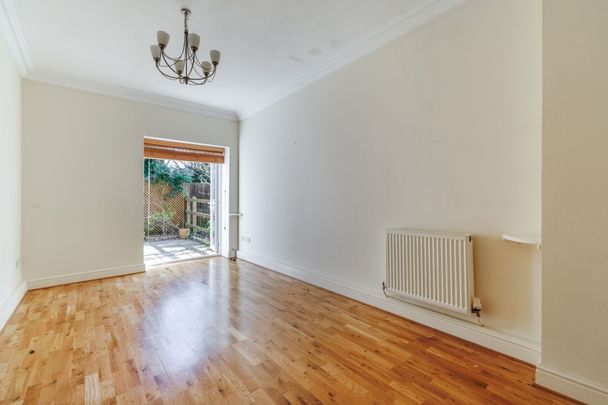 3 bedroom terraced house to rent - Photo 1