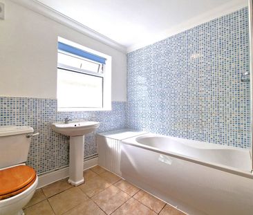 2 Bed Bungalow, Mountfield Road, LU2 - Photo 4