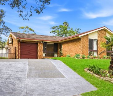 COMFORTABLE & CONVENIENT FAMILY HOME WITH PERFECT YARD! - Photo 6