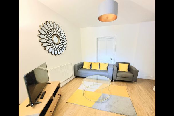 2 Bed Flat, Grove Road, E3 - Photo 1