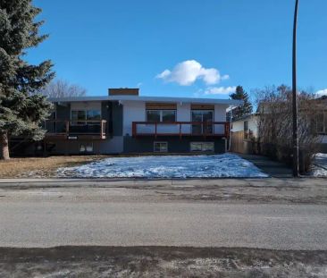 Open Space 3 Bedroom Modernized Duplex | Calgary - Photo 1