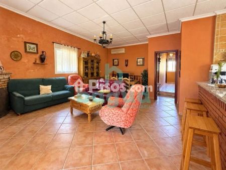 Chalet en alquiler en Almendralejo - Photo 2