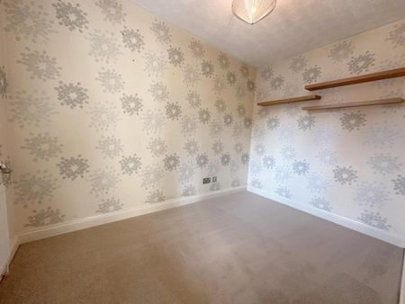 4 bedroom detached house to rent - Photo 2