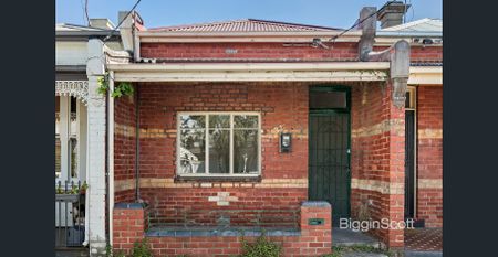 Charming Two Bedroom Terrace in Prime Richmond Location - Photo 4