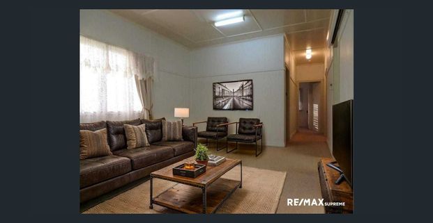 Spacious Home on 1,234m² with Outstanding Exposure - Photo 1