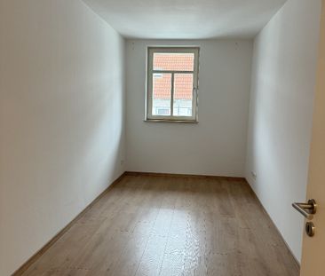 Moderne 4-Zimmerwohnung mit Wintergarten - Foto 3