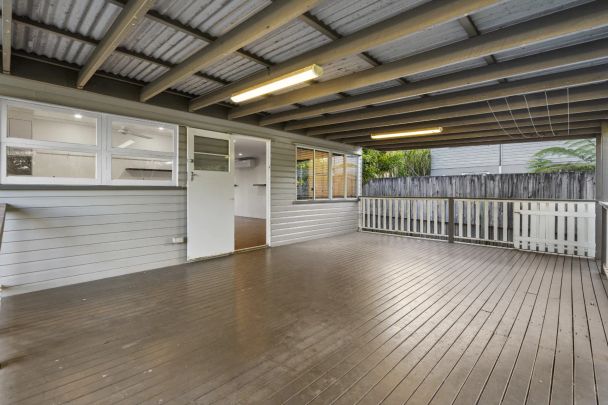 7 Burrendah Road, Jindalee. - Photo 1