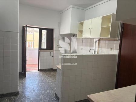 Apartamento T4+1 - Photo 2
