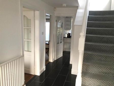 25 Killeaton Gardens, Dunmurry, Belfast, BT17 9HF - Photo 5