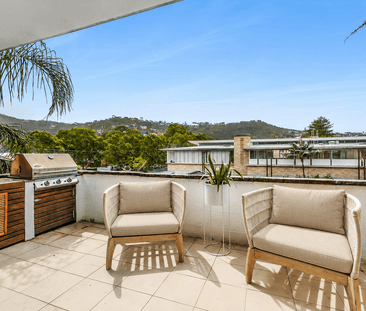 Furnished Coastal Living in the Heart of Newport - Photo 5