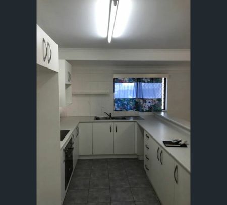 2/52 Minnie Street, Parramatta Park, Qld 4870 - Photo 2