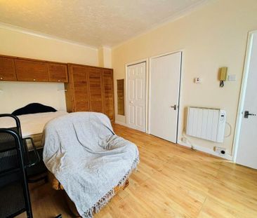 apartment to rent Suffolk Avenue, Southampton, SO15 - Photo 3