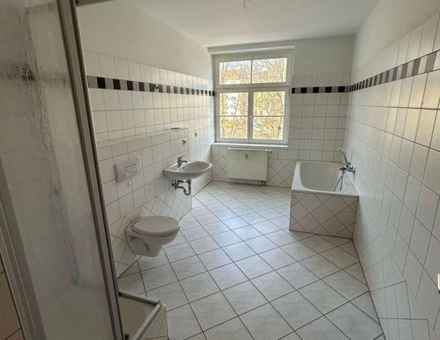Große 4-Zimmer mit Wanne, sep.WC, Laminat und 2 Balkonen in ruhiger Lage! - Photo 1