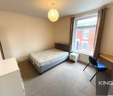 3 bedroom terraced house to rent - Photo 2