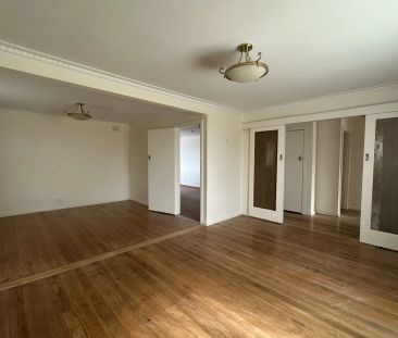 Charming 3-bedroom home - Photo 2