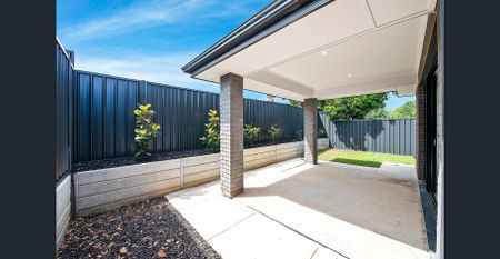 Modern Family Home in Modbury! - Photo 3