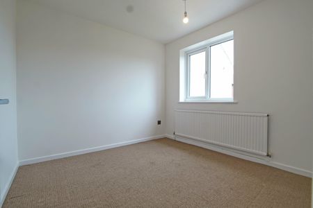 Sandringham Road, Stoke Gifford, BS34 8NW - Photo 5