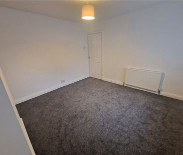 Woodsome Estate, Batley, WF17 - Photo 6