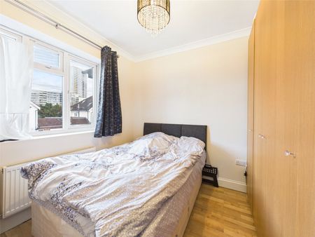 Lampton Park Road, Hounslow, Middlesex, TW3 - Photo 2