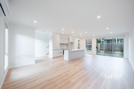 Elite Living Prime Location - Photo 2