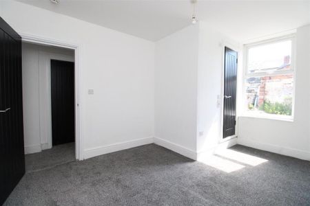 1 bedroom ground floor flat to rent - Photo 2