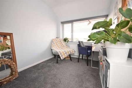 Warwick Close, Neston, CH64 - Photo 3