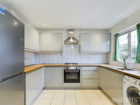 3 bedroom House - Brixham Close, Stevenage - Photo 4