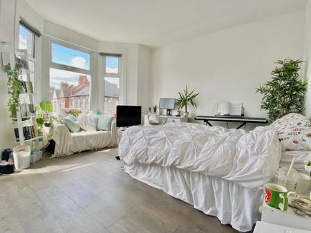 4 bedroom terraced house to rent - Photo 3