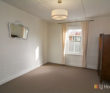 TASTEFULLY RESTORED & CLOSE TO TOWN - Photo 5