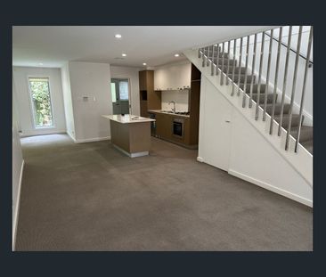 Modern 3 bedroom with ensuite, centrally positioned in Qbn - Photo 4