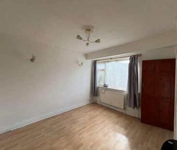 First Avenue, Dagenham, RM10 - Photo 6