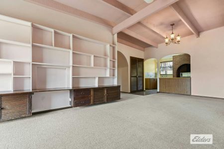 "As rare as hens' teeth" - Photo 2