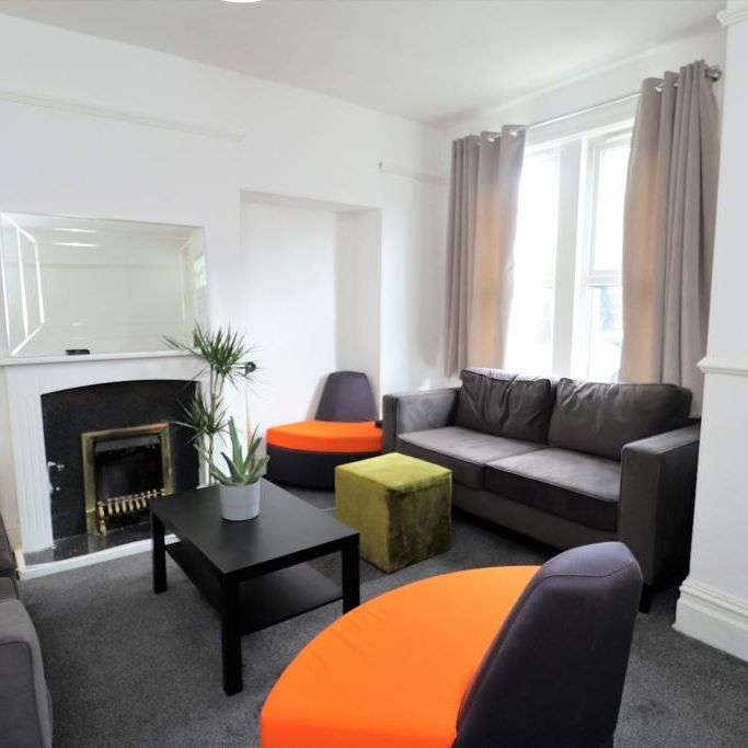 4 bedroom terraced house to rent - Photo 1