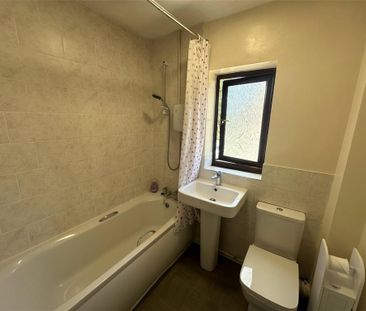 2 bedroom terraced house to rent - Photo 3