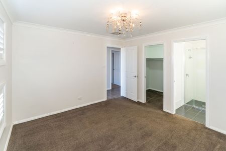 FAMILY HOME IN GOBBAGOMBALIN - Photo 2