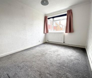 2 bedroom maisonette to rent - Photo 5