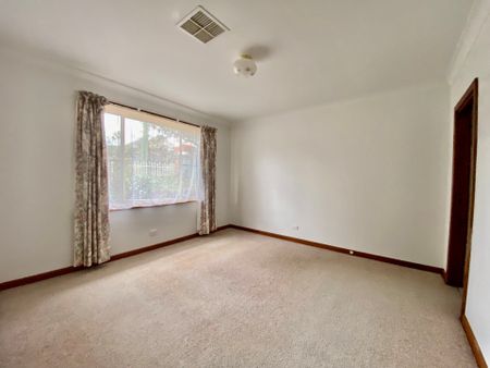 9 NAPIER ST, NORTH TAMWOTH - Charming Family Home - Photo 4