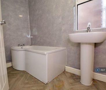 3 bedroom end of terrace house to rent - Photo 6