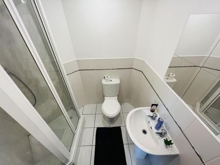 2 bedroom apartment to rent - Photo 5