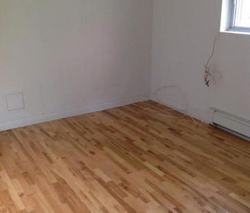 1 CH - 1 SDB - Montréal - $1,300 /mo - Photo 1