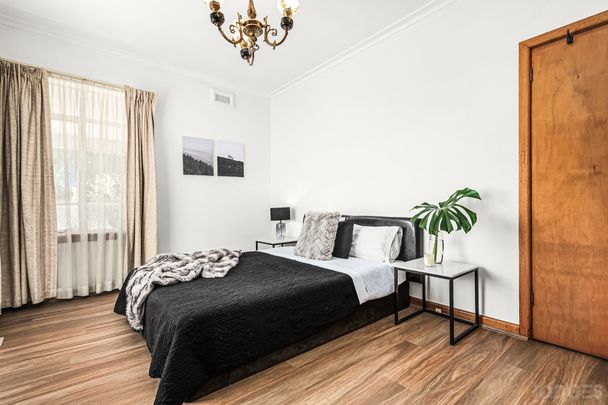 Please contact Molly Rogerson to arrange an inspection; SandringhamPM2@hodges.com.au - Photo 1