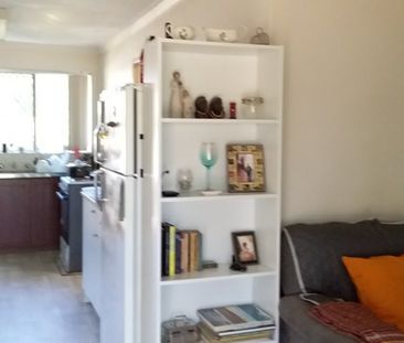 2 BEDROOM APARTMENT IN HANDY LOCATION - Photo 6