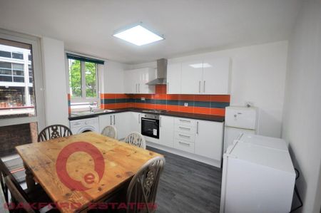 5 bedroom flat to rent - Photo 2