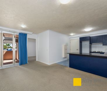 $600 per week / $2,400 Bond - Photo 1