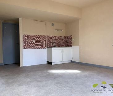 Location Appartement 3 pièces 60m² ST LEONARD DE NOBLAT 87400 - Photo 2