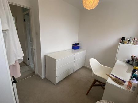 2 bedroom end of terrace house to rent - Photo 3