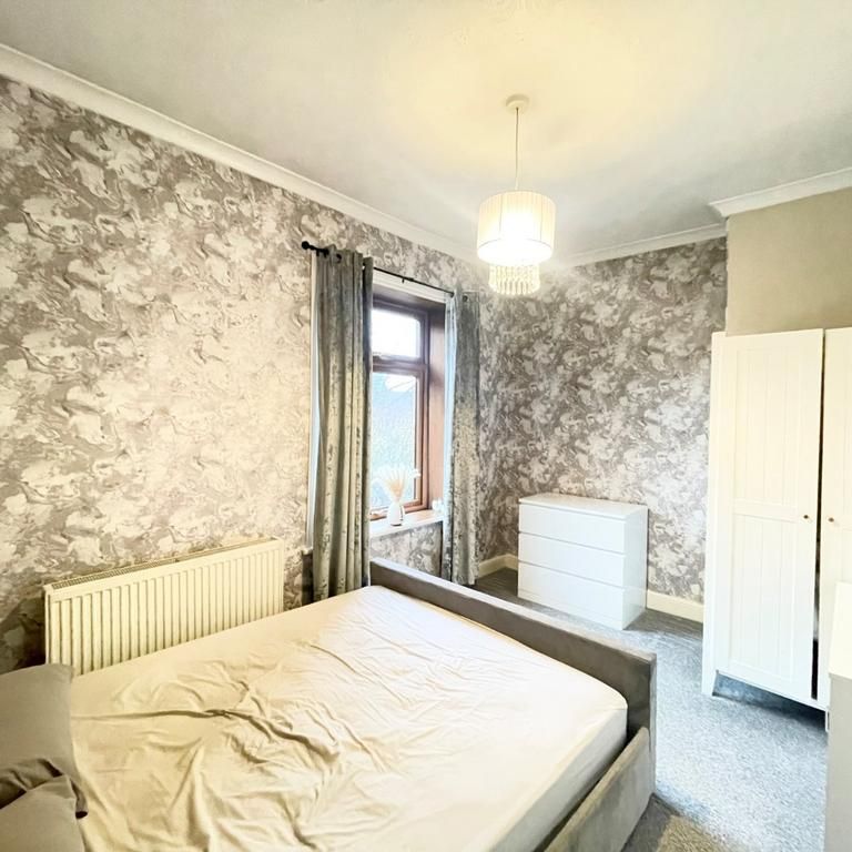 2 bedroom end of terrace house to rent - Photo 1