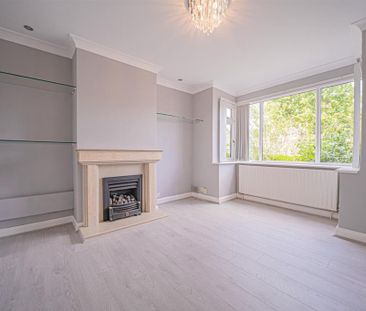 4 bedroom semi-detached house to rent - Photo 3